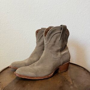 Tecovas Gray Suede The Lucy Short Cowgirl Boots Ankle Booties Women's Size 7.5